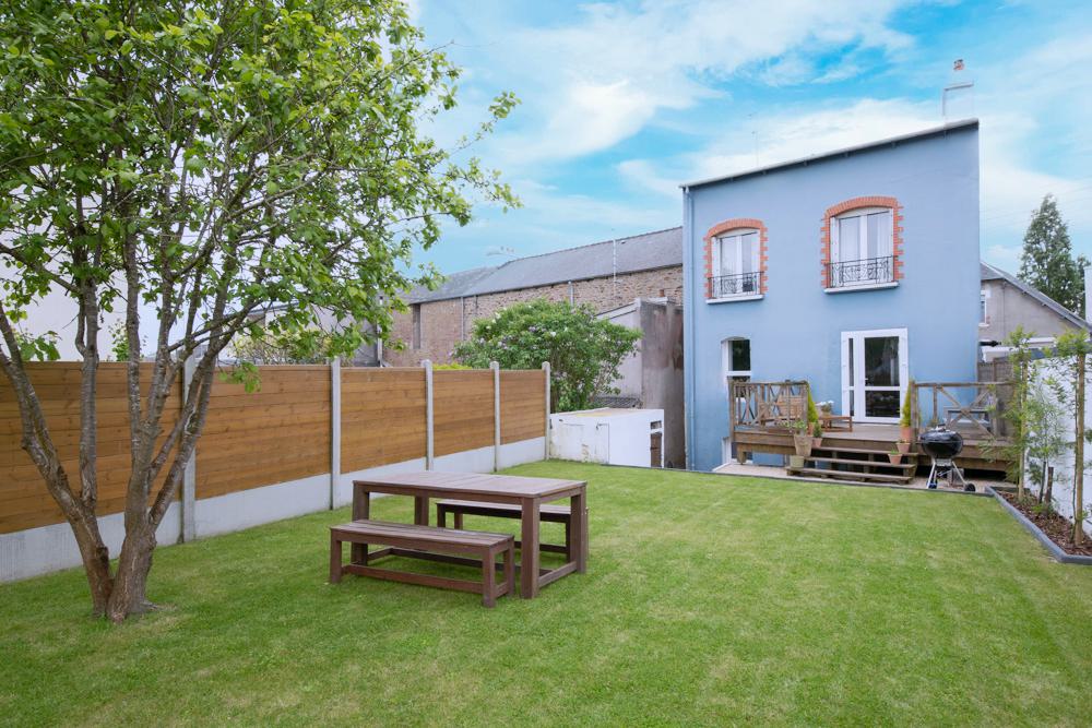 MAISON DE VILLE AVEC JARDIN - ENTIEREMENT RENOVEE EN 2023 - 121 M2 - 3 CHAMBRES - EXCELLENT DPE : C - COUP DE COEUR